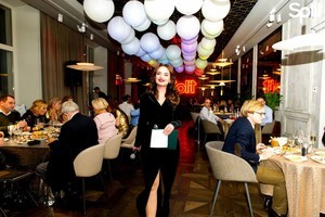 Gallery Pleasant Deja Vu 2018. New Year in a fusion restaurant.: photo №4